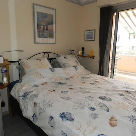 Bormes-les-mimosas, 2 Pieces, 4 Personnes - Fr-1-251-587 *